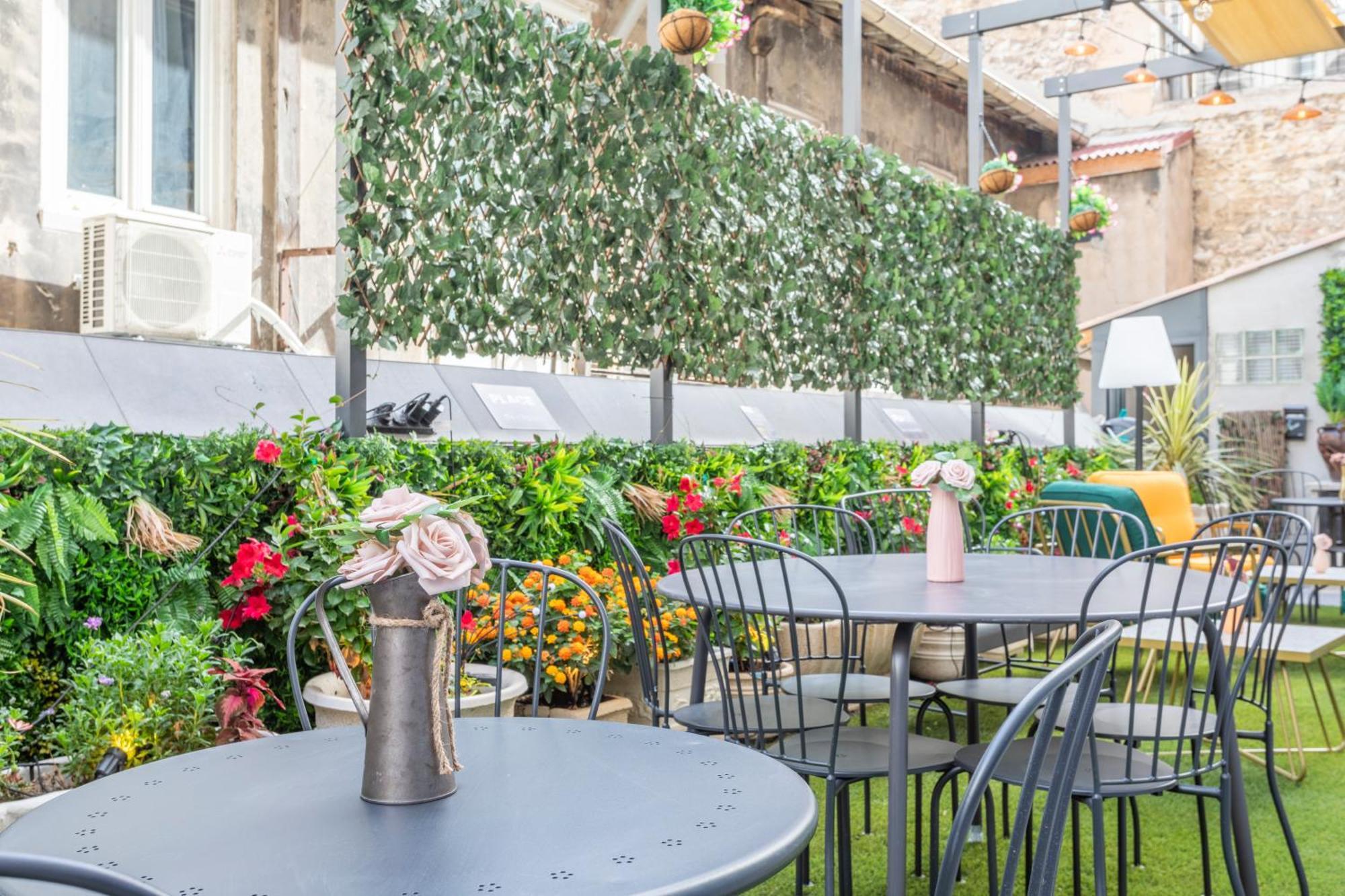 Adira Marseille Montgrand 2 Etoiles Marselha Exterior foto
