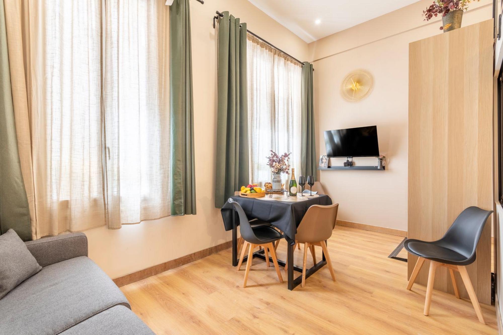 Adira Marseille Montgrand 2 Etoiles Marselha Exterior foto