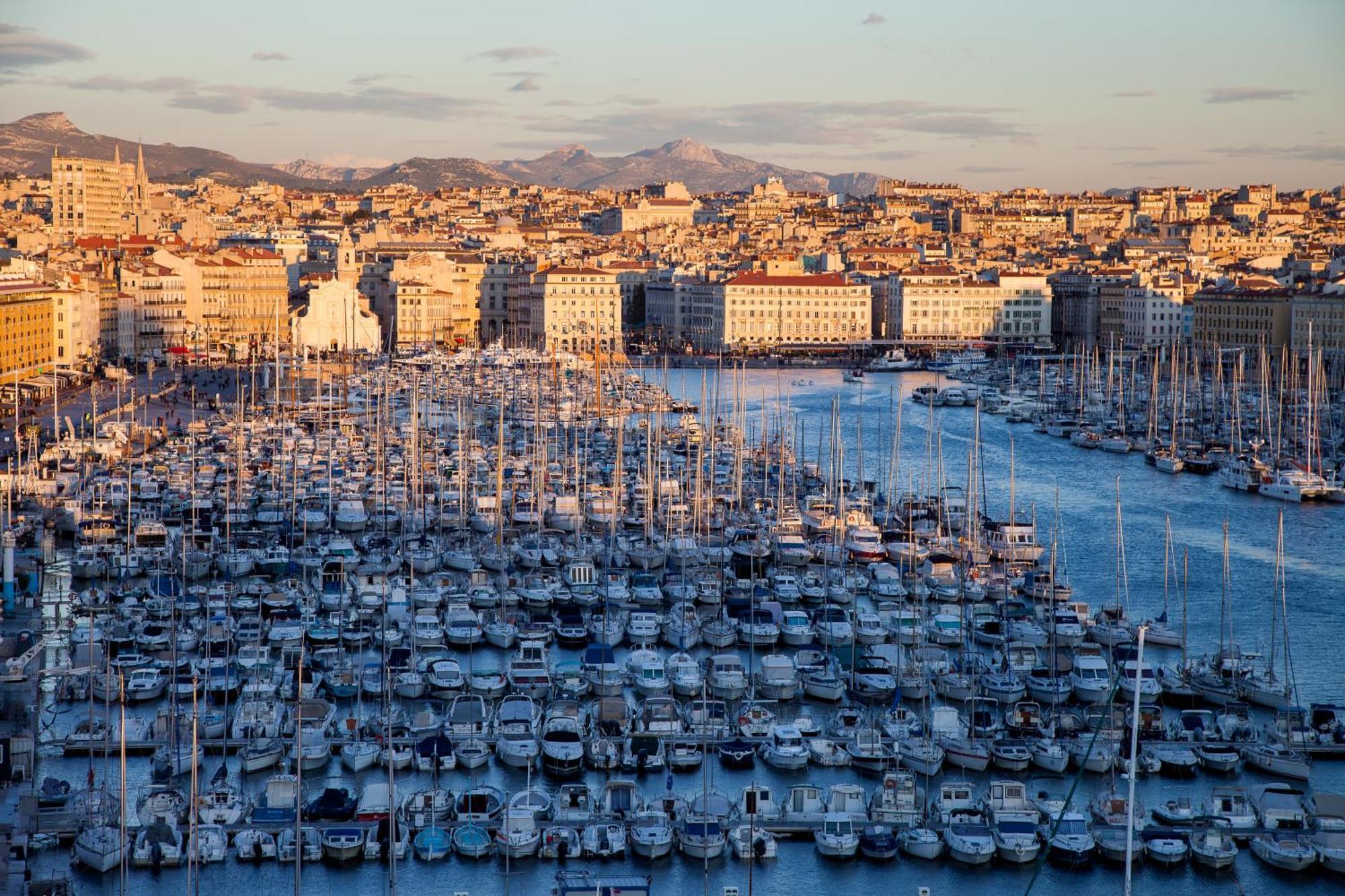 Adira Marseille Montgrand 2 Etoiles Marselha Exterior foto