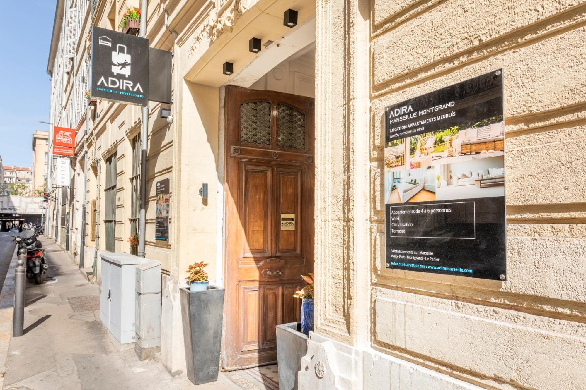 Adira Marseille Montgrand 2 Etoiles Marselha Exterior foto